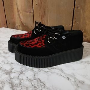 TUK A8143 Black & Red Leopard Print Creepers